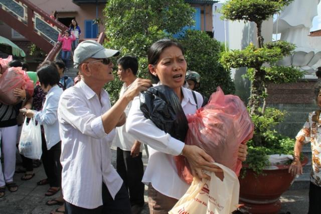 Tổ Đình Giác Sanh Tổ Chức Khóa Tu và  Phát Quà Cho 700 Người Khiếm Thị
