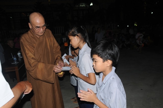 Đồng Nai: &quot;Đêm trăng cho em&quot; tại tổ đình Phước Viên