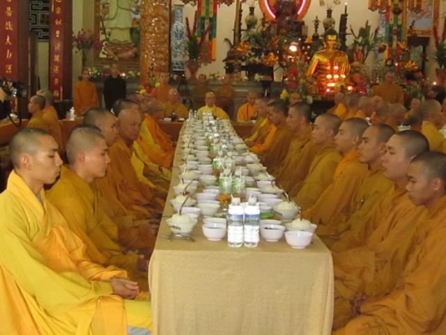 Lễ cúng ngọ - Tiến Giác linh cố Đại lão HT Thích Chí Tín