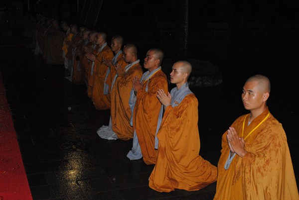 Đại Giới Đàn Quảng Đức: Kết Đàn Tụng Kinh Di Giáo