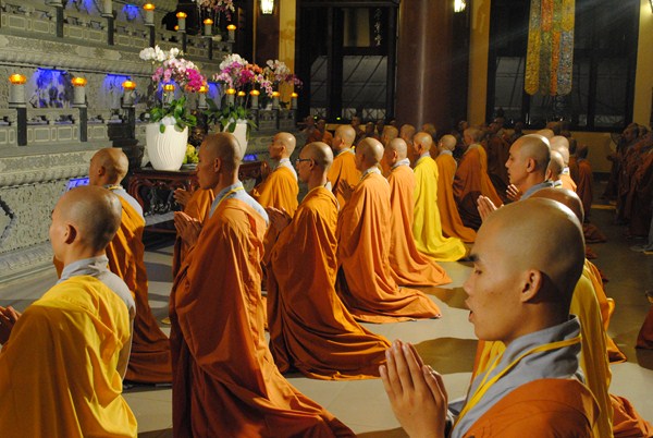 Đại Giới Đàn Quảng Đức: Kết Đàn Tụng Kinh Di Giáo