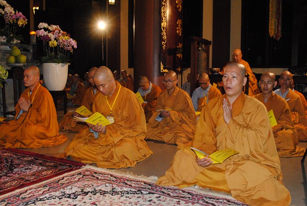 Đại Giới Đàn Quảng Đức: Kết Đàn Tụng Kinh Di Giáo