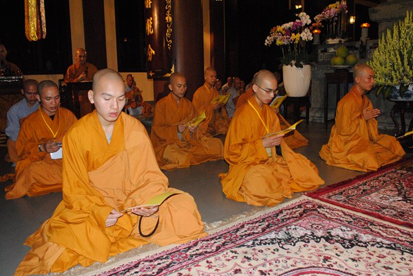 Đại Giới Đàn Quảng Đức: Kết Đàn Tụng Kinh Di Giáo