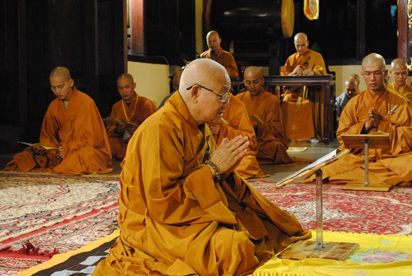 Đại Giới Đàn Quảng Đức: Kết Đàn Tụng Kinh Di Giáo