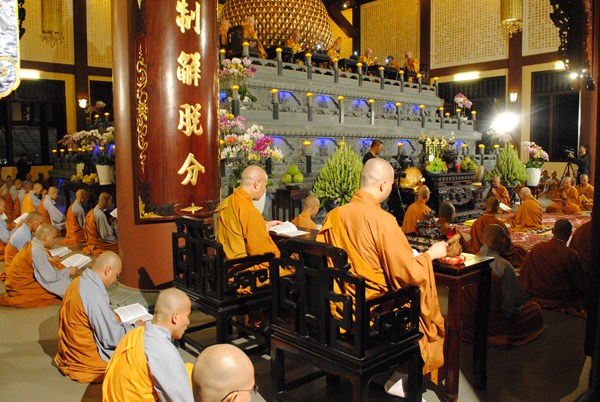 Đại Giới Đàn Quảng Đức: Kết Đàn Tụng Kinh Di Giáo