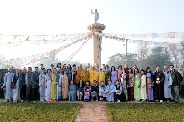 Đoàn Phật tử Hoa Kỳ, Cananda và Việt Nam hành hương đất Phật