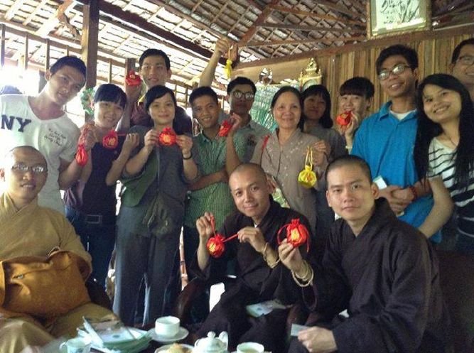 Đồng Tháp: Đoàn từ thiện “Hương miền tây” đến với bà con trước xuân Giáp Ngọ