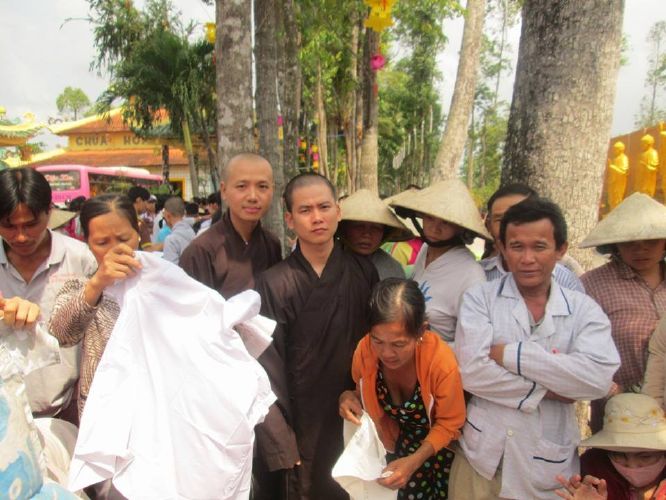 Đồng Tháp: Đoàn từ thiện “Hương miền tây” đến với bà con trước xuân Giáp Ngọ