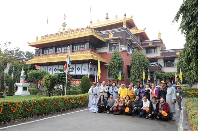 Đoàn Phật tử Hoa Kỳ, Cananda và Việt Nam hành hương đất Phật
