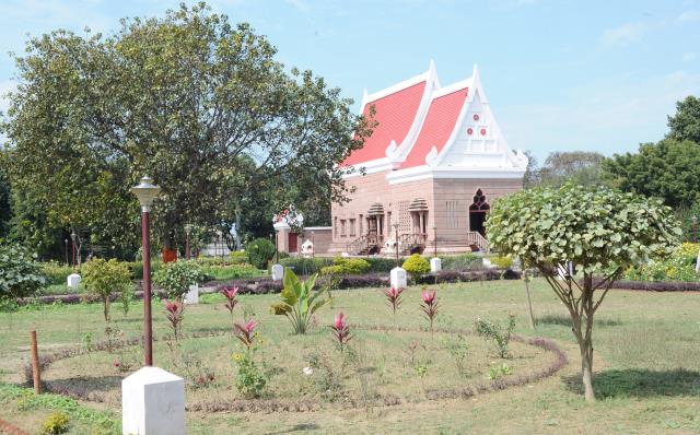 Đoàn Phật tử Hoa Kỳ, Cananda và Việt Nam hành hương đất Phật