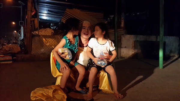 Long An: Đức Phật Di Lặc về với vạn đầu em nhỏ