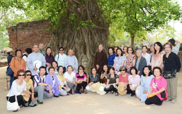 Đoàn Phật tử Hoa Kỳ, Cananda và Việt Nam hành hương đất Phật