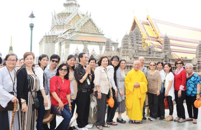 Đoàn Phật tử Hoa Kỳ, Cananda và Việt Nam hành hương đất Phật