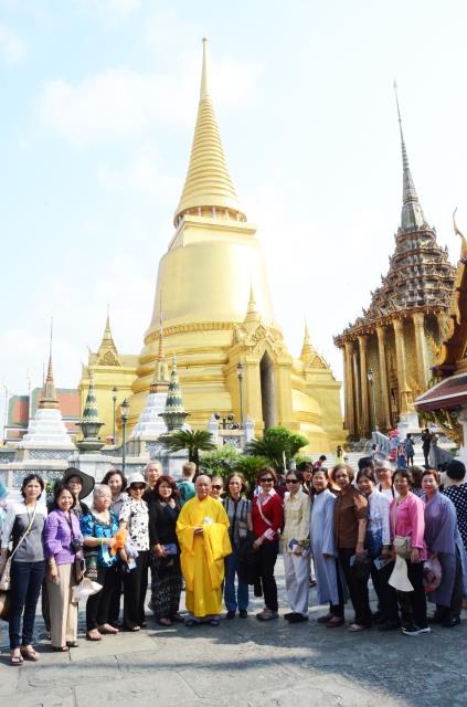 Đoàn Phật tử Hoa Kỳ, Cananda và Việt Nam hành hương đất Phật