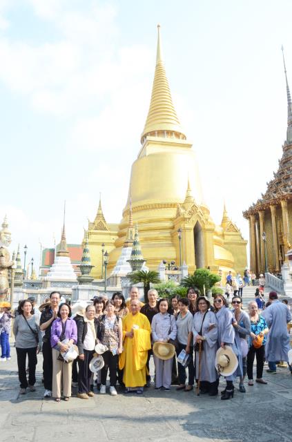 Đoàn Phật tử Hoa Kỳ, Cananda và Việt Nam hành hương đất Phật