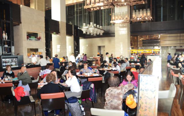 Đoàn Phật tử Hoa Kỳ, Cananda và Việt Nam hành hương đất Phật