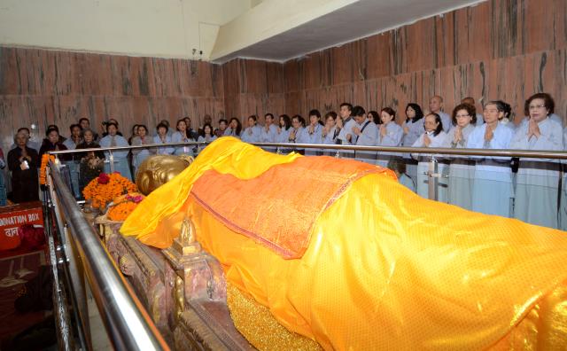 Đoàn Phật tử Hoa Kỳ, Cananda và Việt Nam hành hương đất Phật