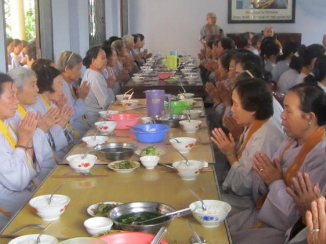 Khóa tu cuối năm Quý Tỵ của Đạo tràng Bát Quan Trai chùa Đức Hòa