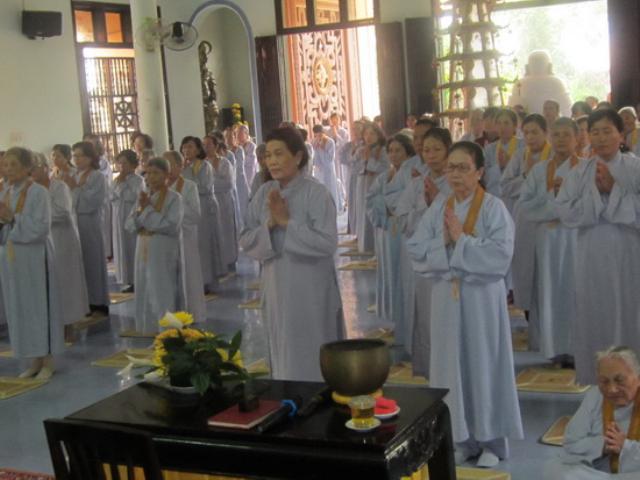 Khóa tu cuối năm Quý Tỵ của Đạo tràng Bát Quan Trai chùa Đức Hòa