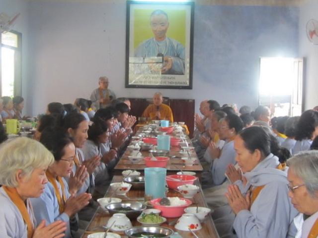 Khóa tu cuối năm Quý Tỵ của Đạo tràng Bát Quan Trai chùa Đức Hòa