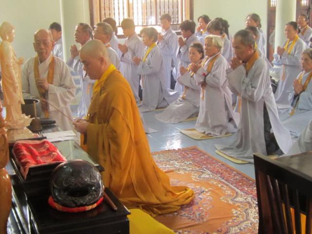 Khóa tu cuối năm Quý Tỵ của Đạo tràng Bát Quan Trai chùa Đức Hòa