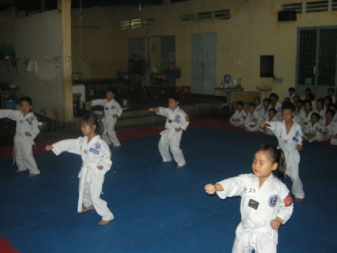 TP. HCM: Chùm ảnh lớp võ thuật Taekwondo chùa Thiên Chánh thi nâng cấp