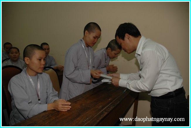 TP. HCM: Lễ phát học bổng Pali lần thứ nhất