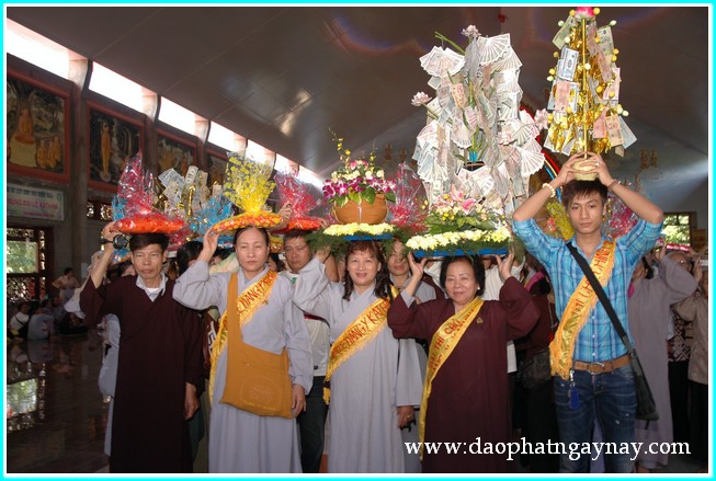 Đồng Nai: Đại lễ dâng y Kathina tại thiền viện Phước Sơn