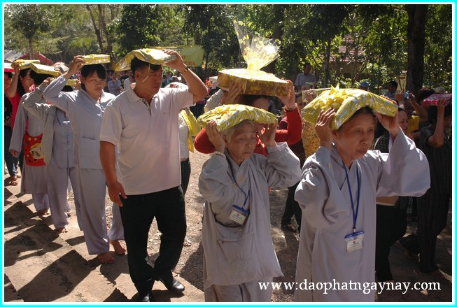 Đồng Nai: Đại lễ dâng y Kathina tại thiền viện Phước Sơn