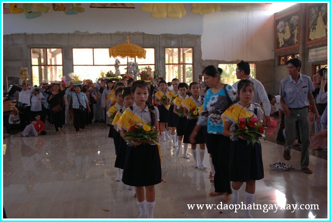 Đồng Nai: Đại lễ dâng y Kathina tại thiền viện Phước Sơn