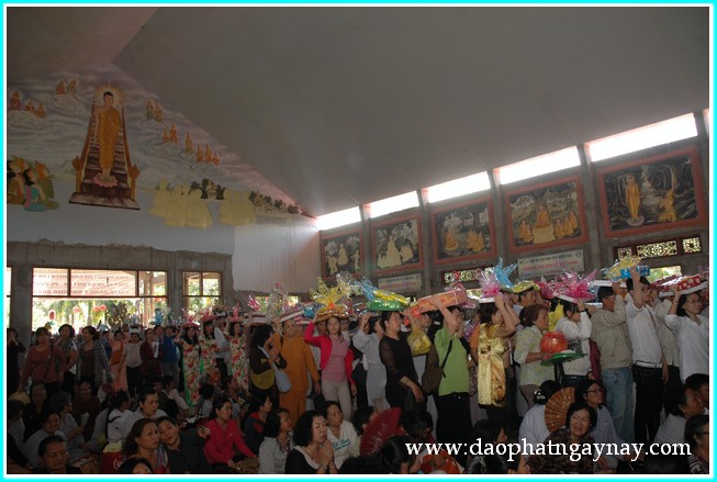 Đồng Nai: Đại lễ dâng y Kathina tại thiền viện Phước Sơn