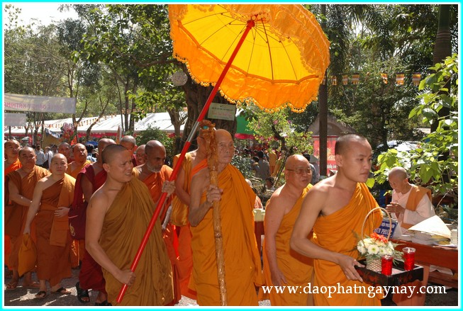 Đồng Nai: Đại lễ dâng y Kathina tại thiền viện Phước Sơn