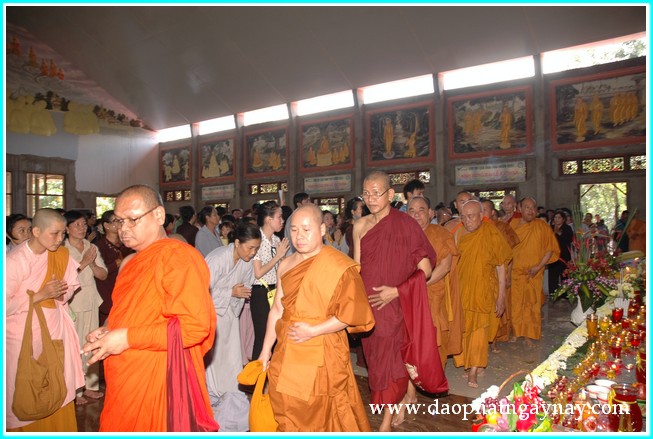 Đồng Nai: Đại lễ dâng y Kathina tại thiền viện Phước Sơn