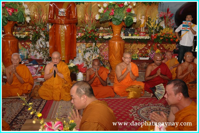 Đồng Nai: Đại lễ dâng y Kathina tại thiền viện Phước Sơn