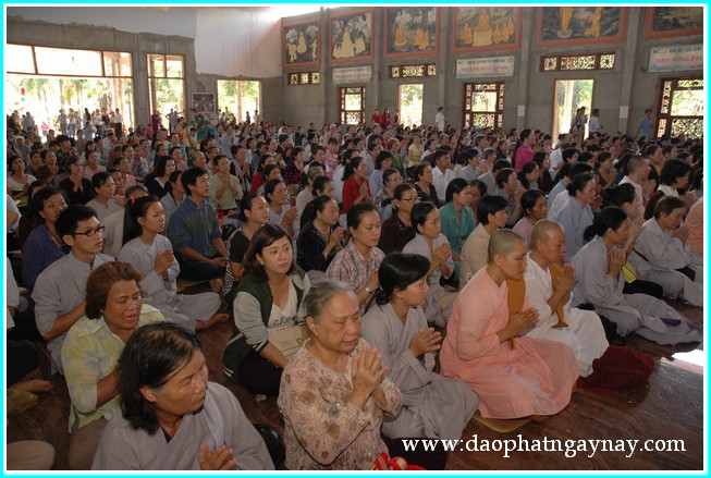 Đồng Nai: Đại lễ dâng y Kathina tại thiền viện Phước Sơn