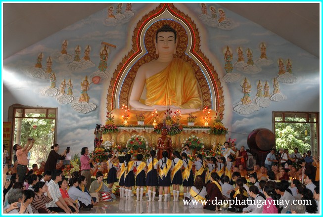 Đồng Nai: Đại lễ dâng y Kathina tại thiền viện Phước Sơn