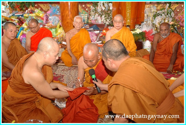 Đồng Nai: Đại lễ dâng y Kathina tại thiền viện Phước Sơn