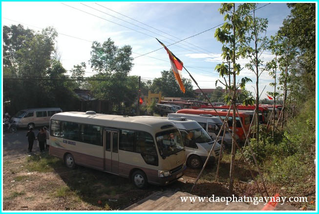 Đồng Nai: Đại lễ dâng y Kathina tại thiền viện Phước Sơn