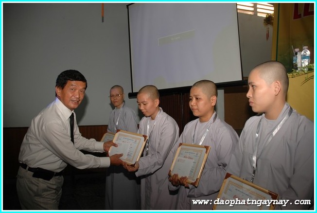 TP. HCM: Chùm ảnh lễ trao học bổng Thích Minh Châu lần 2