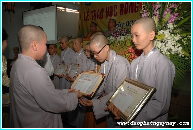 TP. HCM: Chùm ảnh lễ trao học bổng Thích Minh Châu lần 2