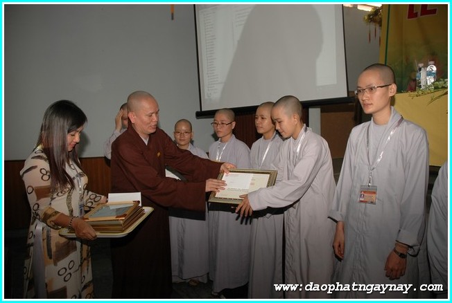 TP. HCM: Chùm ảnh lễ trao học bổng Thích Minh Châu lần 2