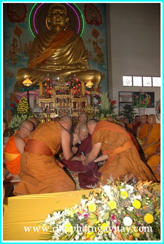 TP. HCM: Đại lễ dâng y Kathina tại thiền viện Nguyên Thủy
