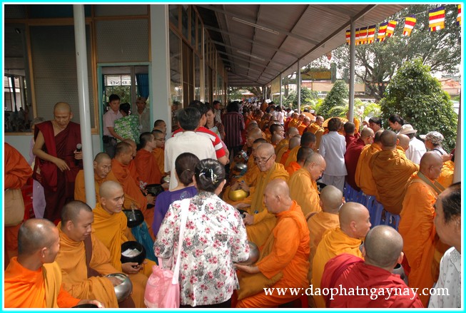 TP. HCM: Đại lễ dâng y Kathina tại thiền viện Nguyên Thủy