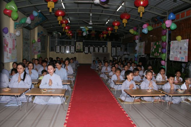 TP.HCM: Thiêng liêng lễ mừng ngày nhà giáo, 20/11 tại chùa Thiên Chánh