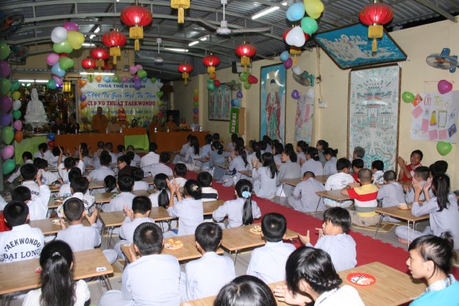 TP.HCM: Thiêng liêng lễ mừng ngày nhà giáo, 20/11 tại chùa Thiên Chánh