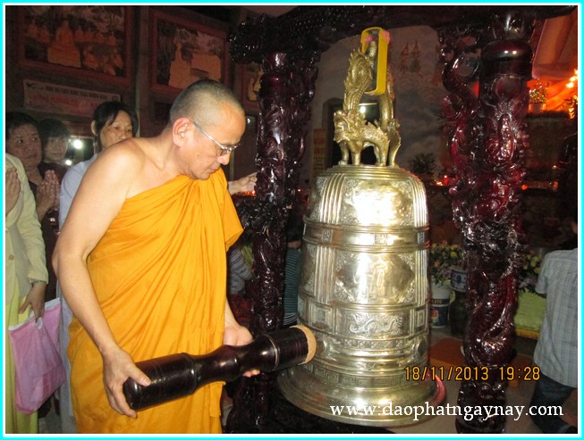 Đồng Nai: Lễ hội cúng đèn rằm tháng 10 tại thiền viện Phước Sơn