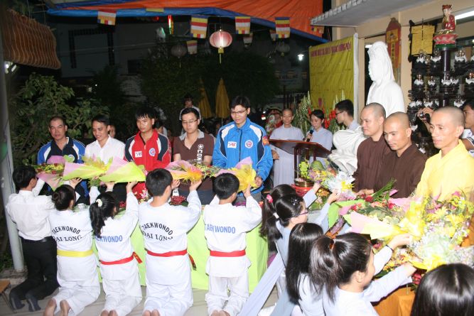 TP.HCM: Thiêng liêng lễ mừng ngày nhà giáo, 20/11 tại chùa Thiên Chánh