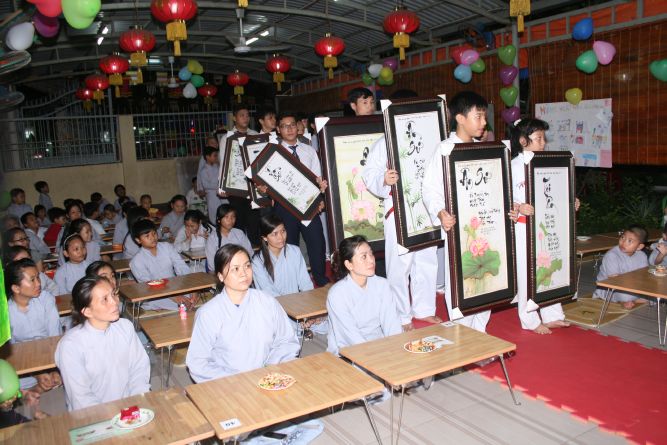 TP.HCM: Thiêng liêng lễ mừng ngày nhà giáo, 20/11 tại chùa Thiên Chánh