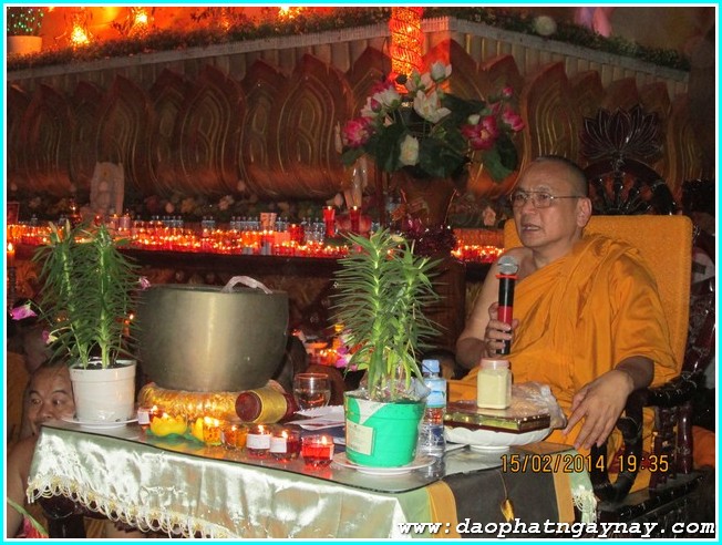 Lễ hội cúng đèn rằm tháng giêng tại thiền viện Phước Sơn