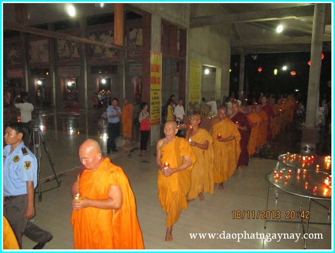 Đồng Nai: Lễ hội cúng đèn rằm tháng 10 tại thiền viện Phước Sơn